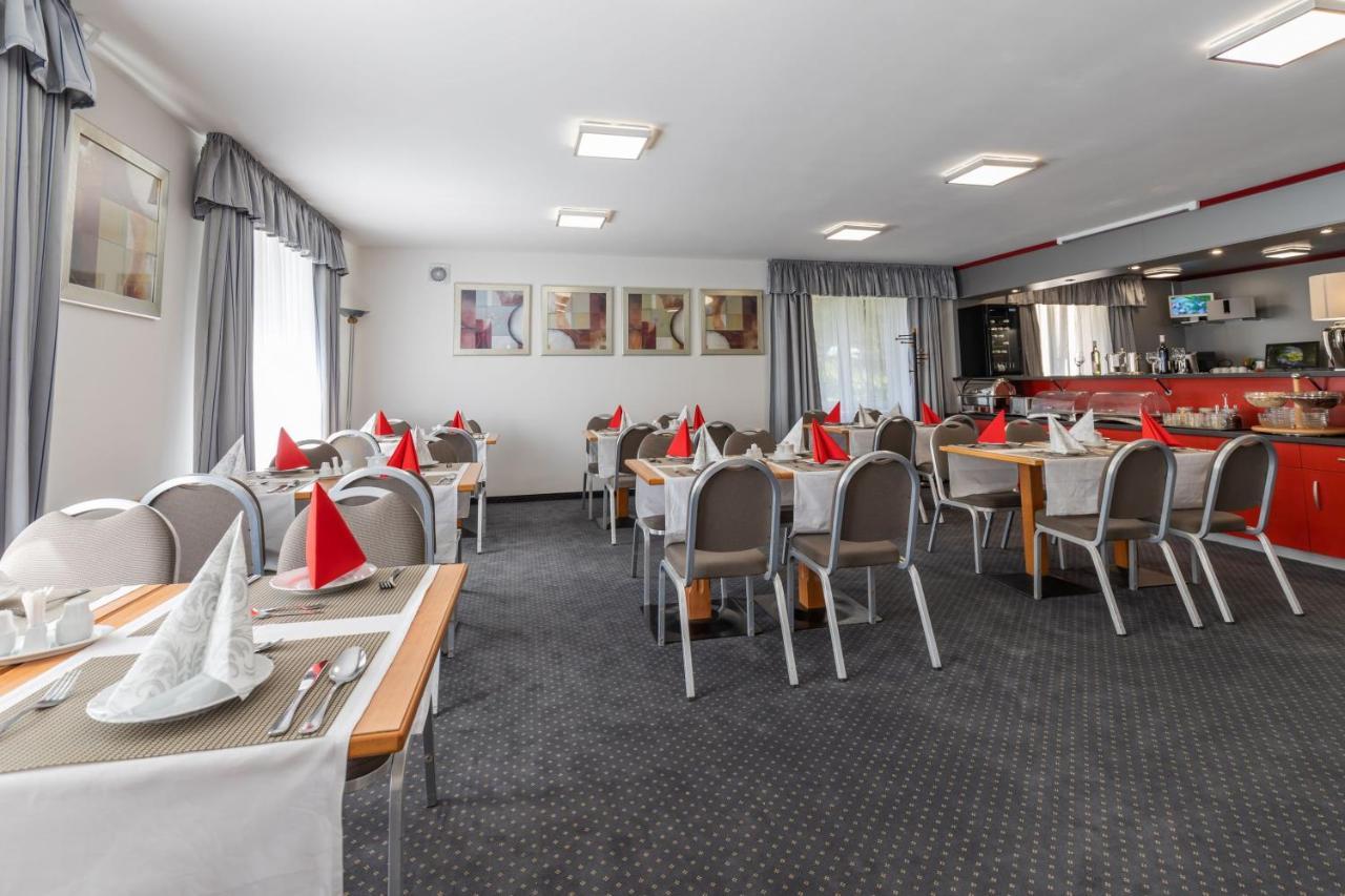 Active & Wellness Hotel Subterra Ostrov  Exterior photo