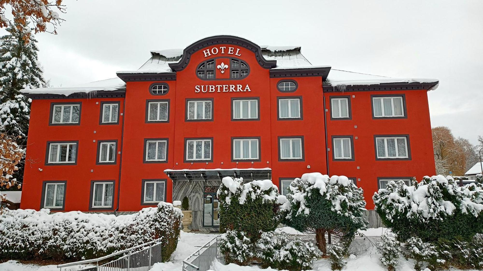 Active & Wellness Hotel Subterra Ostrov  Exterior photo
