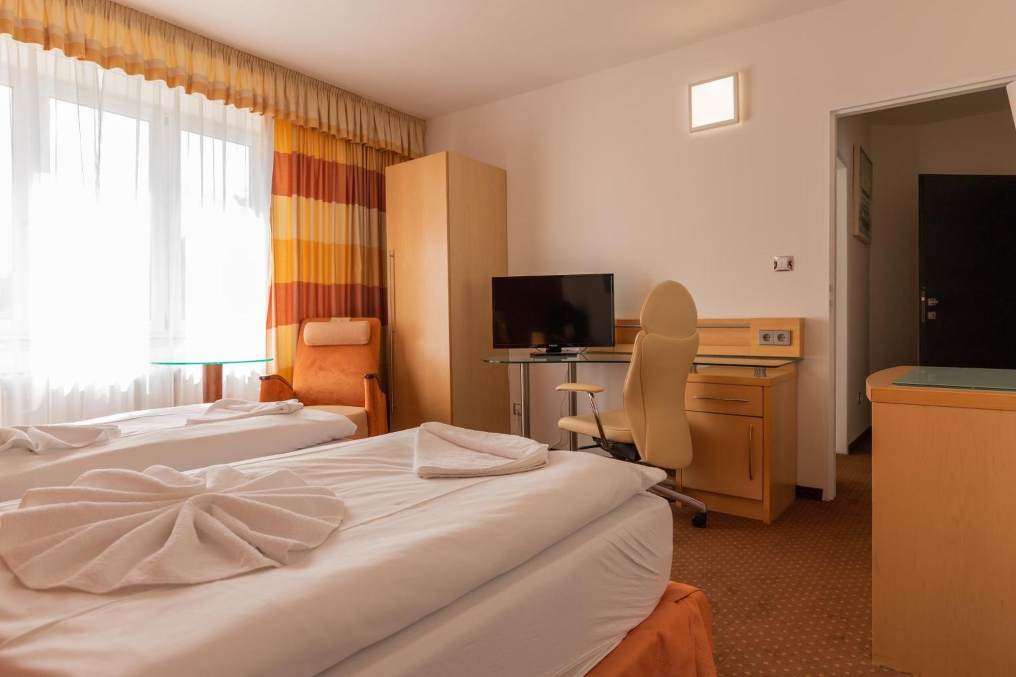 Active & Wellness Hotel Subterra Ostrov  Room photo