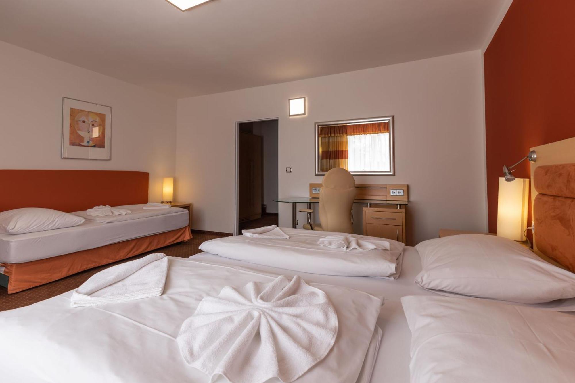 Active & Wellness Hotel Subterra Ostrov  Room photo