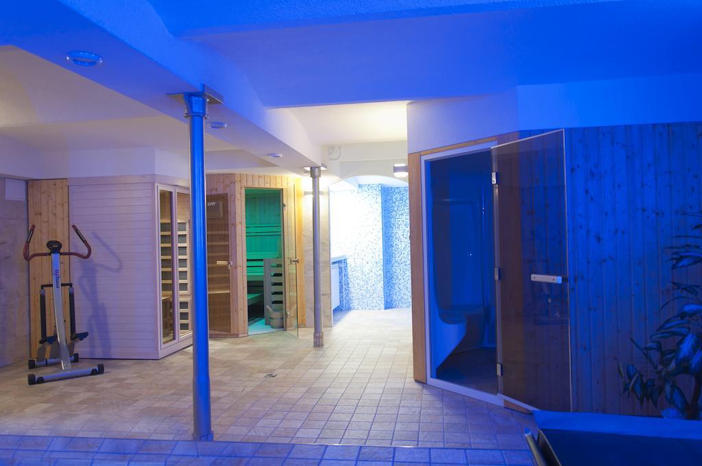 Active & Wellness Hotel Subterra Ostrov  Exterior photo