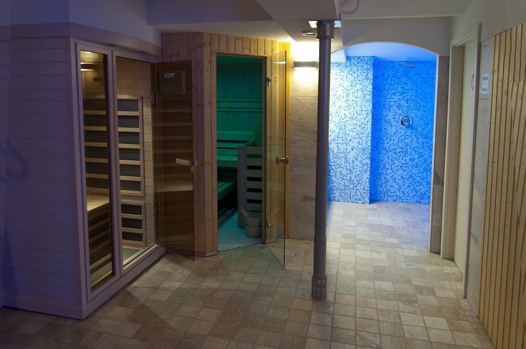 Active & Wellness Hotel Subterra Ostrov  Exterior photo