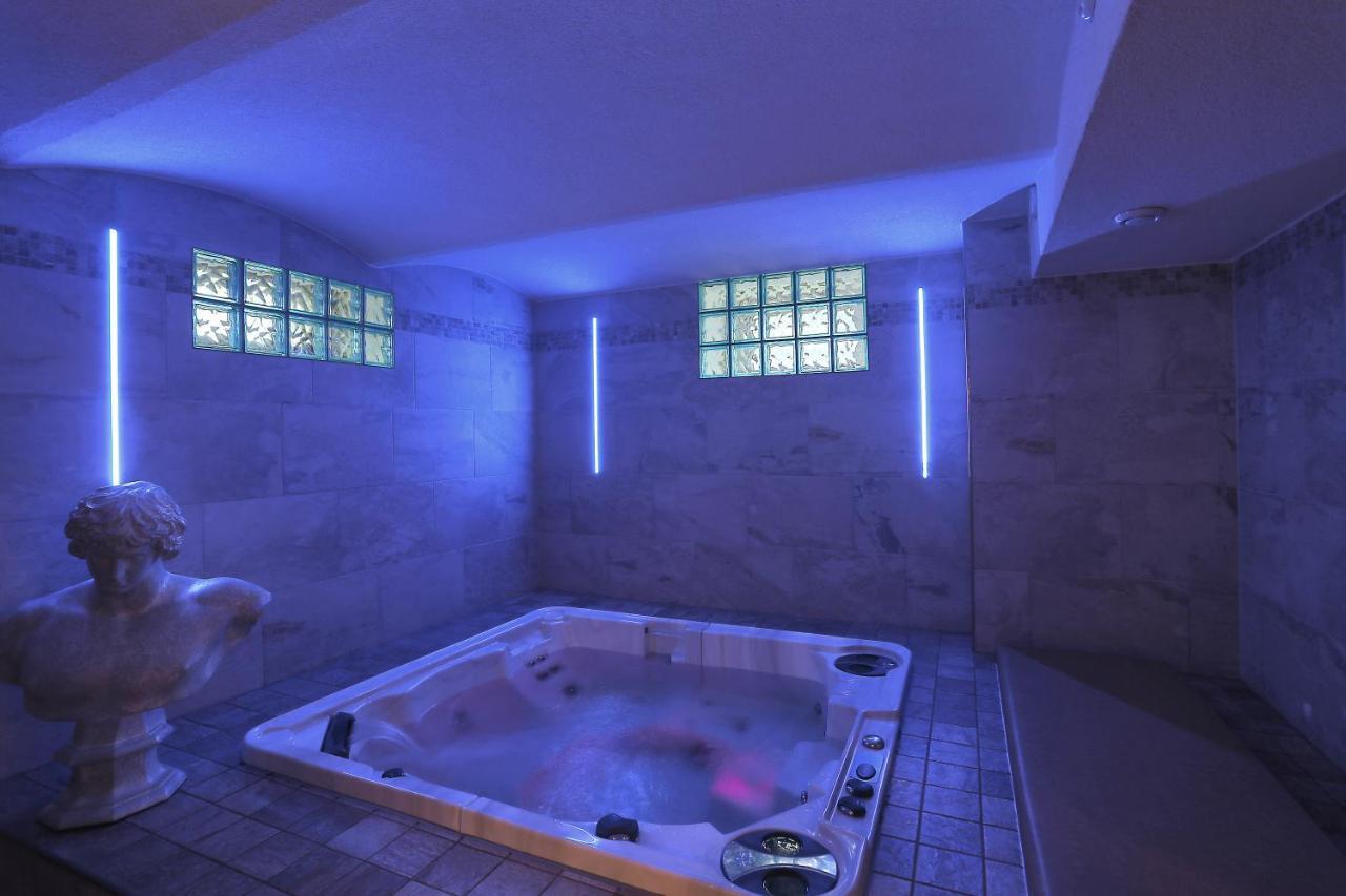 Active & Wellness Hotel Subterra Ostrov  Exterior photo