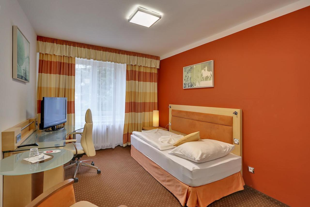 Active & Wellness Hotel Subterra Ostrov  Exterior photo